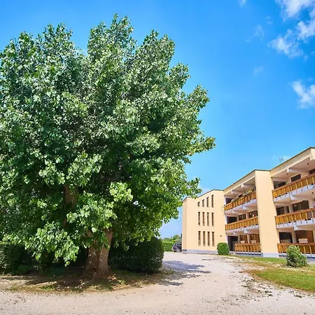 Apartman Fueredem *